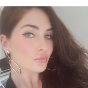 Meet your Posher, Shelle :)